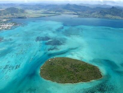 Vue aerienne de l'Ile aux Aigrettes Reserve Naturelle a l'Ile Maurice Ile aux Aigrettes Reserve Naturelle Ile Maurice